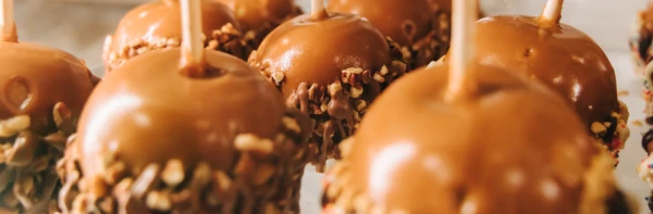 Carmel Nut Candy Apples