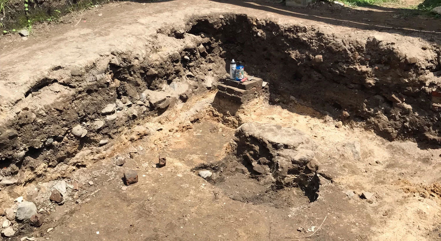 Showing the support base of a column in Unit 13 (a 100 years later)