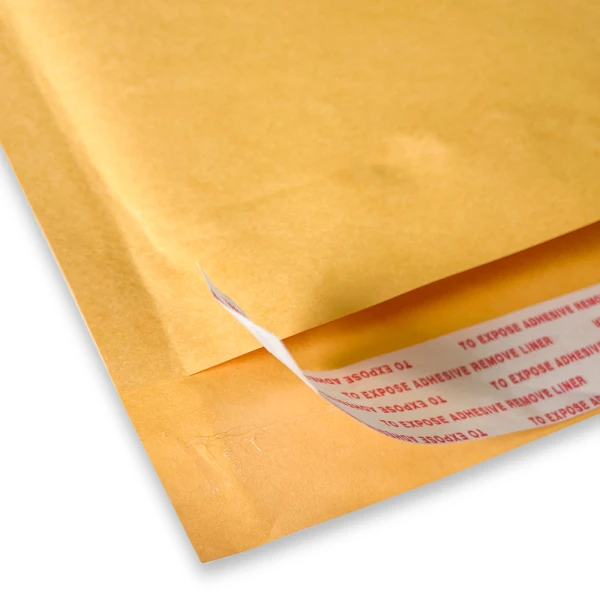 10.5 x 16 (#5) Self Seal Kraft Bubble Lined Mailers Tape Close up of 10.5 x 16 Mailing Envelope Tape