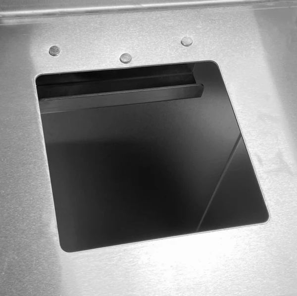8lb - 10 lbs. Ice Bagger Dispenser Opening Close up of 8-10# Ice Bagger Opening for Chute