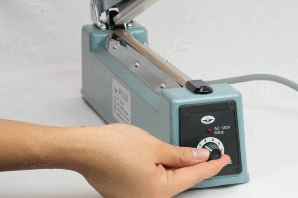 Thermal Impulse Bag Sealer Demonstration Thermal Impulse Bag Sealer Demonstration
