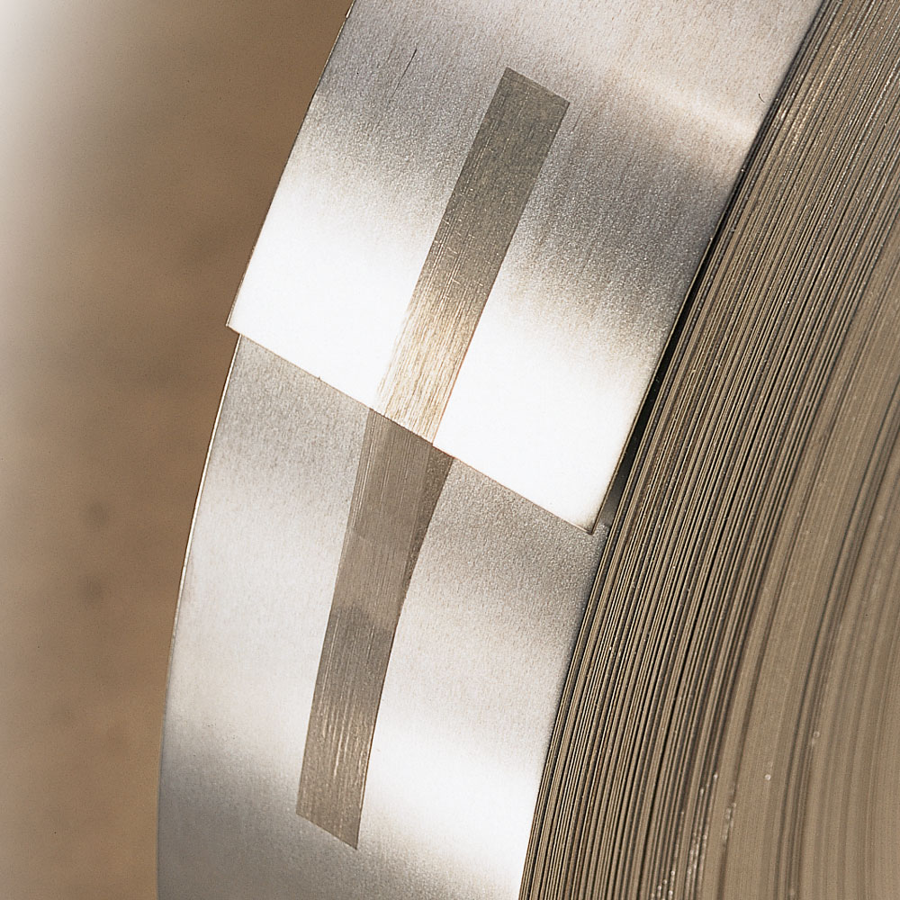 Scotch Filament Tape withstands rough shipping and handling conditions