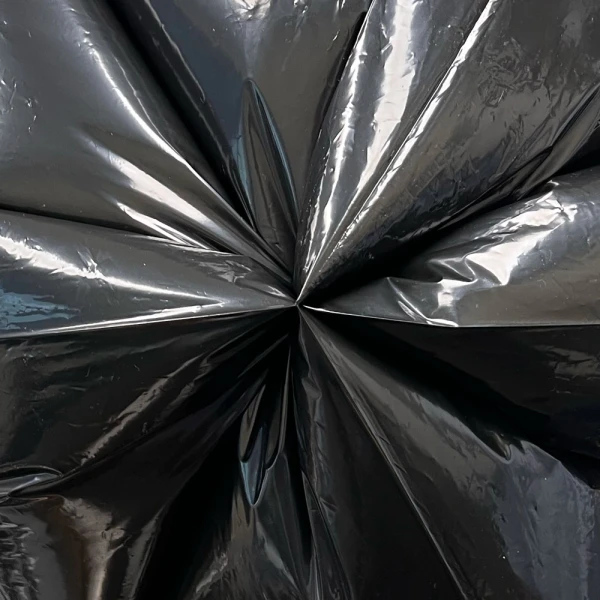 Star Sealed Bottom of Black 50 x 48 3 Mil 42 Gallon Contractor Bags